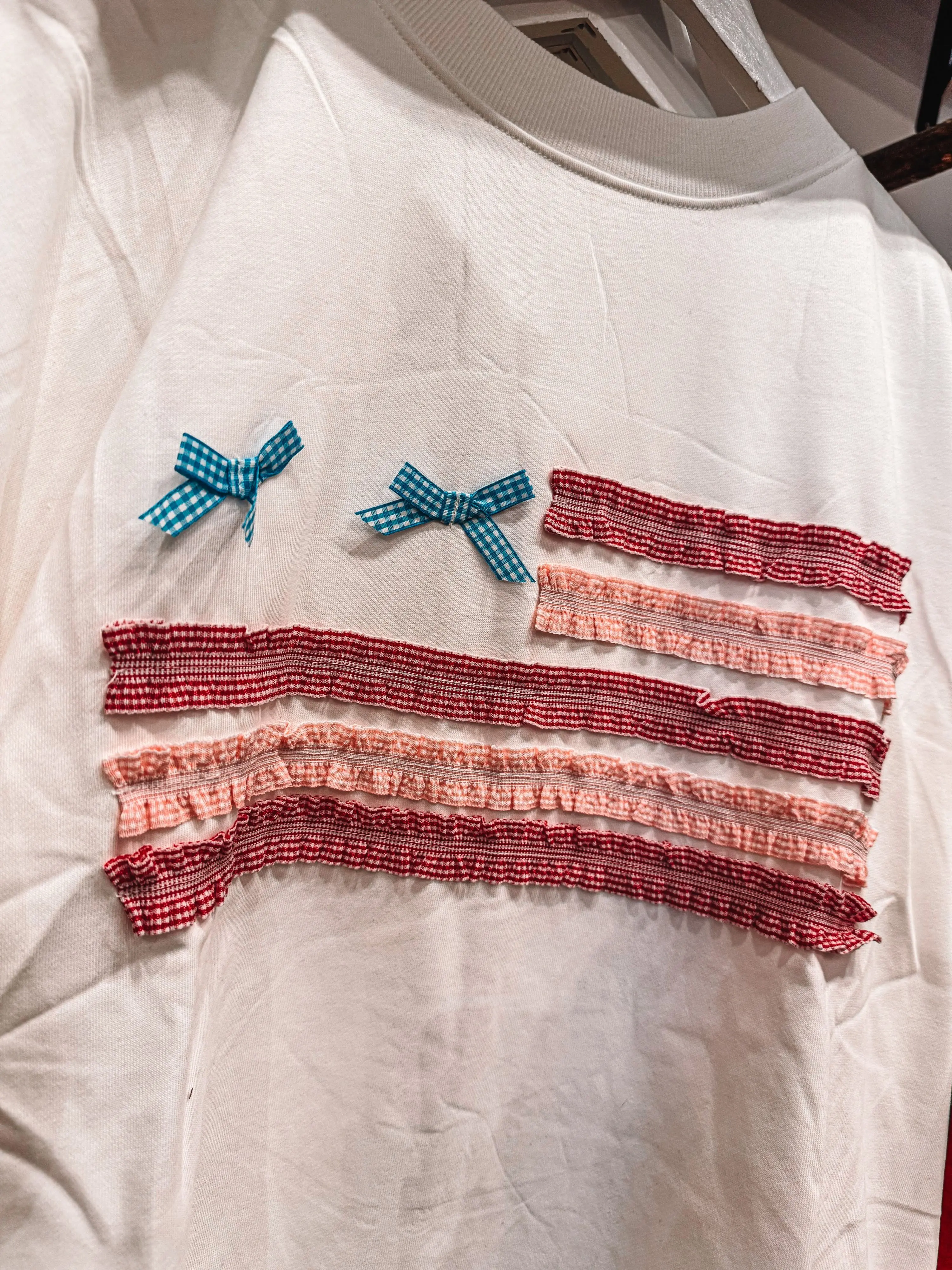 Curvy Ribbon Flag Sweatshirt