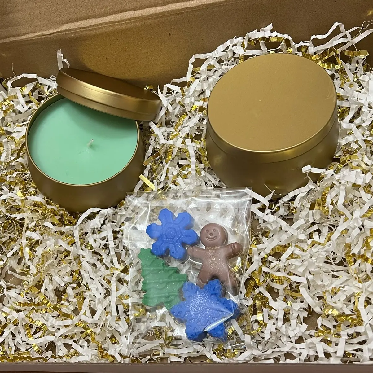 Christmas candle gift basket