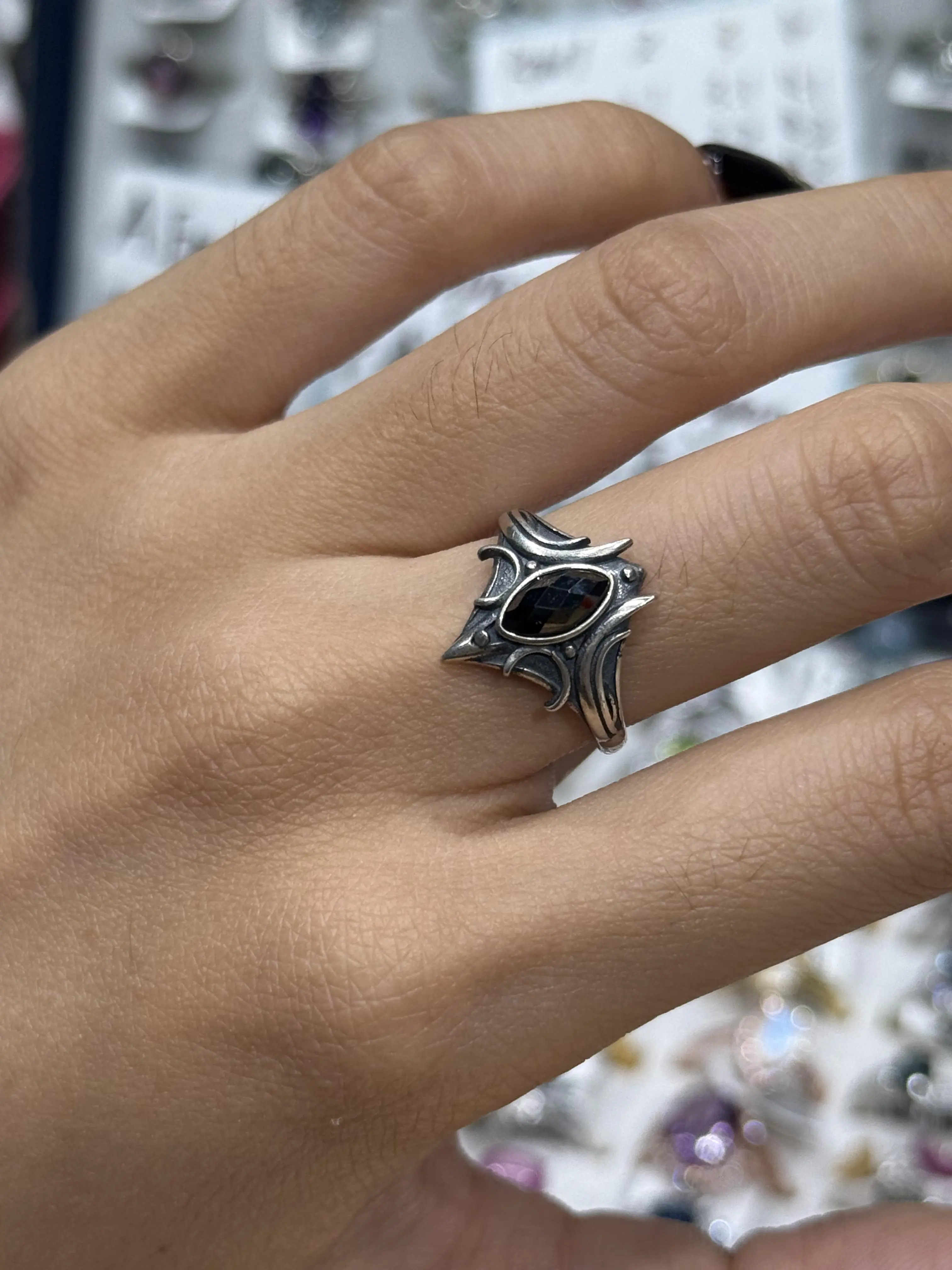 Iries(13910)gc.Cute black ring