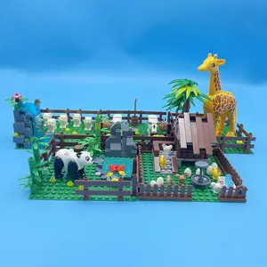 Animal Series Farm Creative Building Blocks, Rural Pasture Animal Series Giraffe Panda Bamboo Grove Chicken Coop Cowshed Sheep Pen Farm Assembly Toys