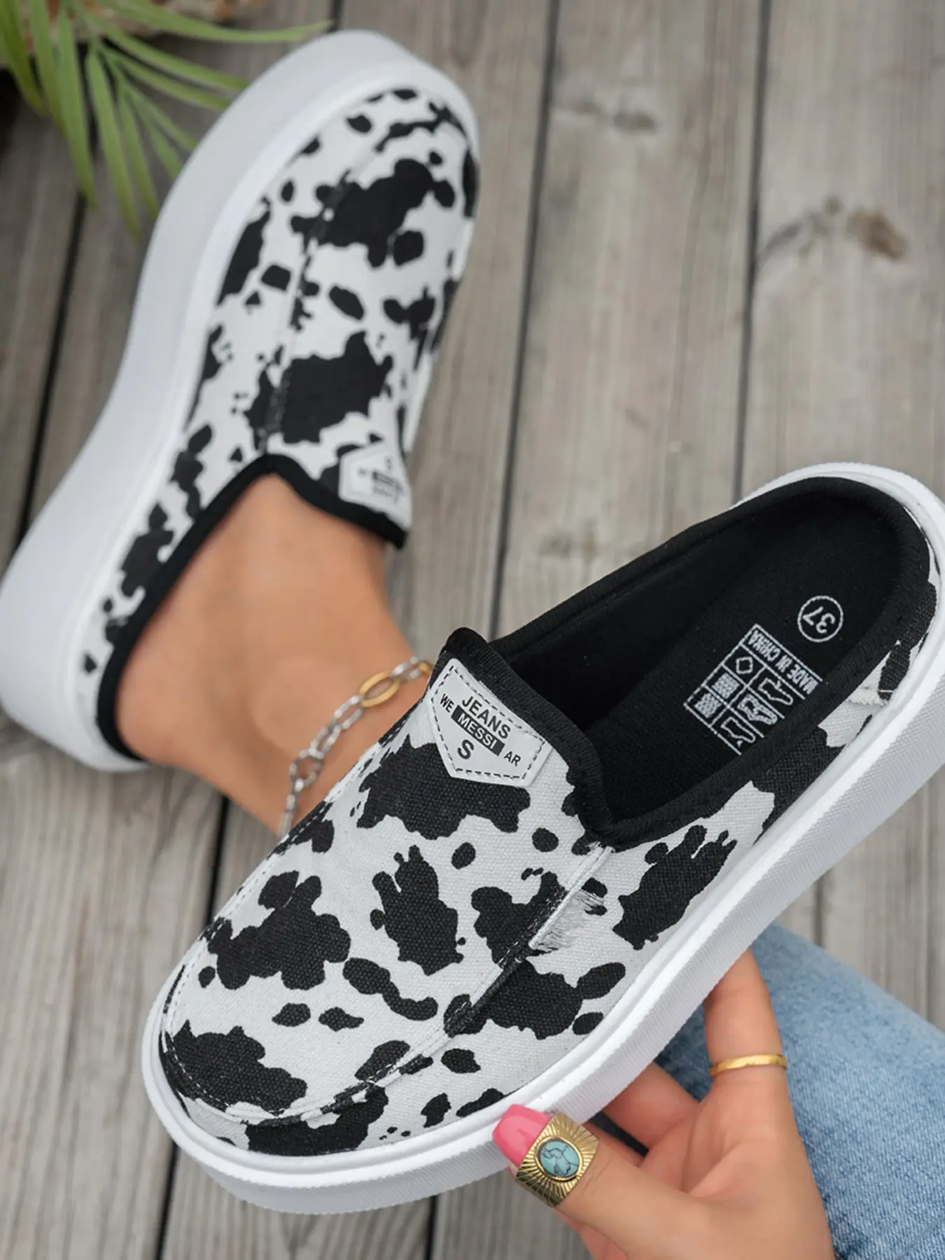 Women's Low Top Round Toe Casual Shoes, Slip-On Board Sneakers, European and American Fashion Trendy Half Sandals, Comfortable and Stylish Footwear, Lightweight Slip Ons Daily Wear Shoes