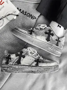 Men's Black-White Graffiti Cross ATR Logo Cool Skate Shoes, Street Personal Style, Graffiti Material + Cross Decoration+ Non-Slip Platform Sole, Personal Eye-Catching, Cool Compatible, Ideal for Daily Outfits & Street Styling Scenarios