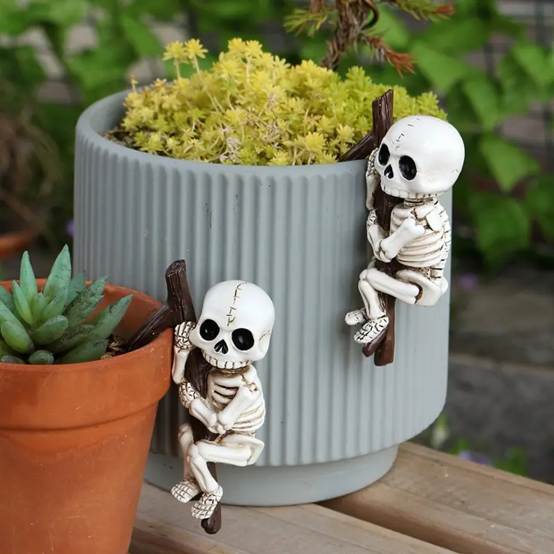 2pcs/set Halloween Skull Planter Hangers Set of 2, Resin Garden Decorations, Spooky Head Planters for Halloween Party Gifts, Outdoor Yard Art, Garden Pot, Plant Pot Holders