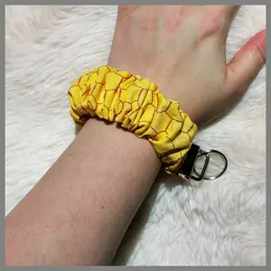 Scrunchie Wristlet Keychain || Honeycomb