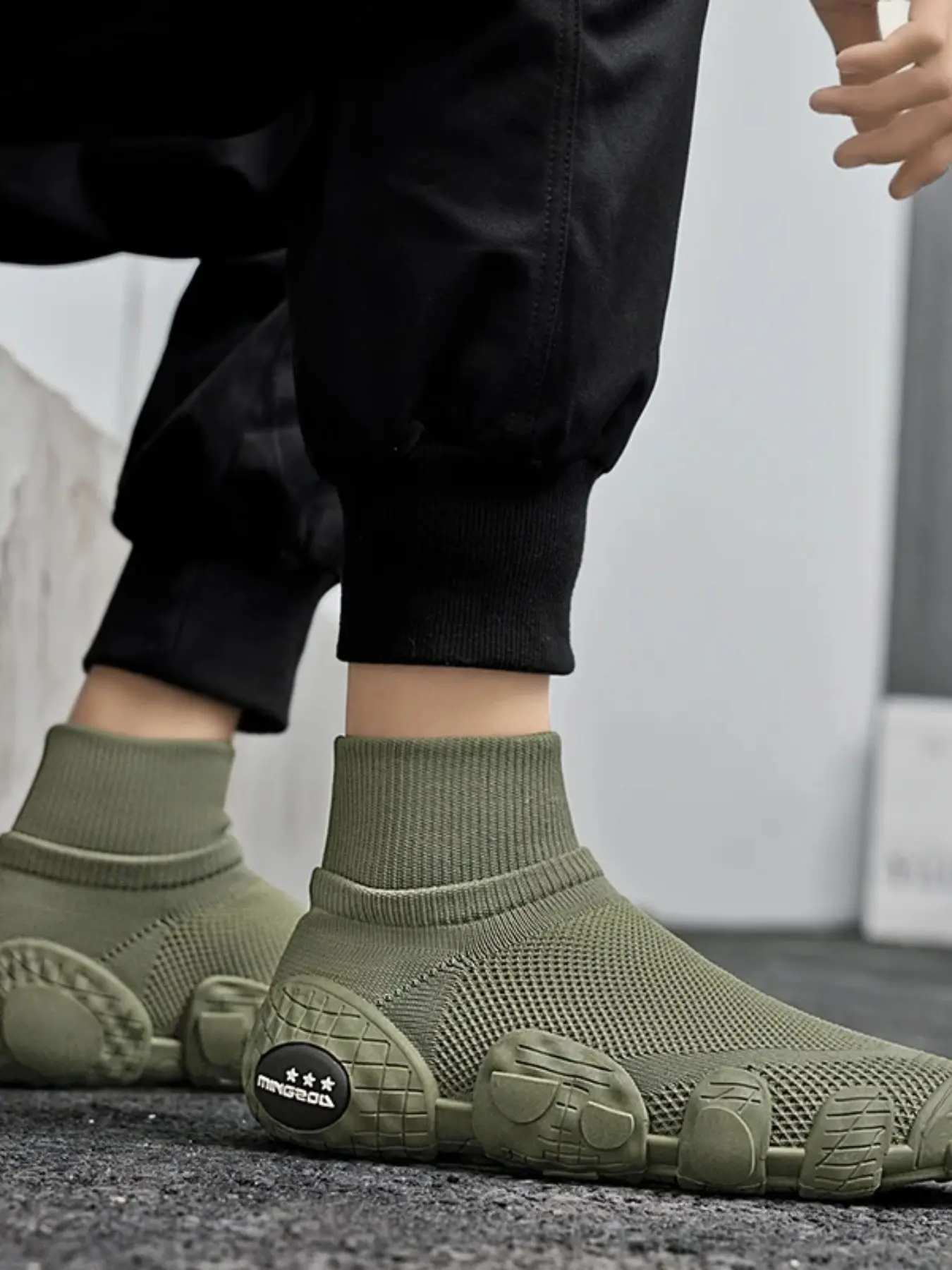 New Arrival Sporty Flyknit Parisian Style Sock Laces Couple Shoes, Casual Textile Upper PVC Sole, High Top Trainer Sneakers for Men, Athletic Sports Shoes