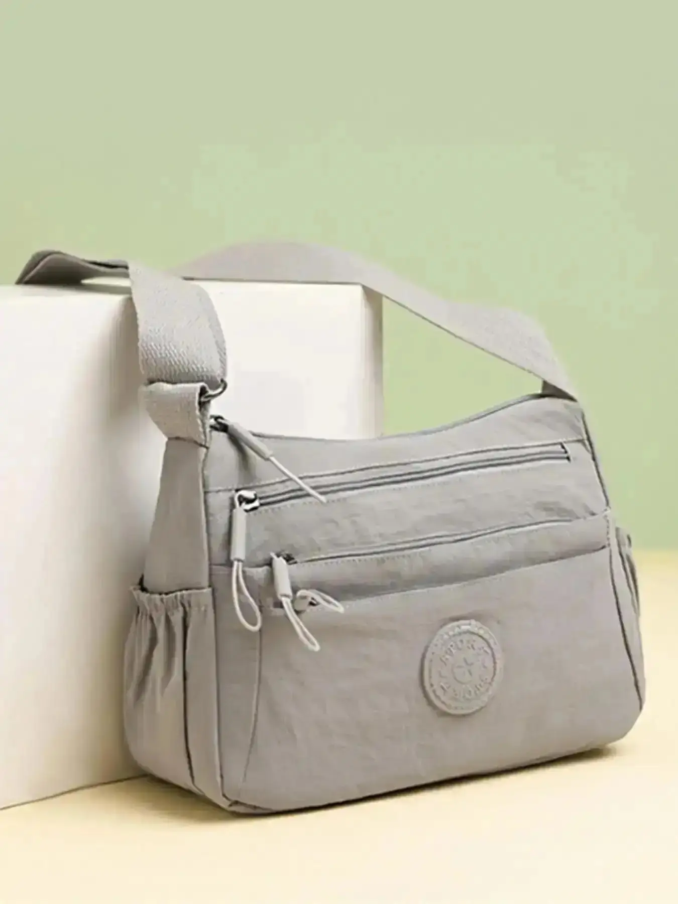 2026 Large Capacity Women's Crossbody Bag, Waterproof Nylon Shoulder Bag, Handbag Shoulder Bag, Adjustable Strap with Multiple Pockets, Ideal for Travel and School Use, Waterproof Crossbody Purse