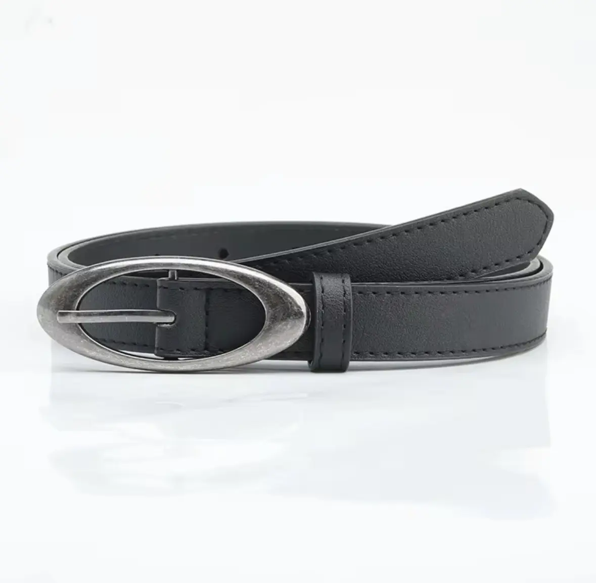 Western Oval style belt leather with silver buckle in black or brown!