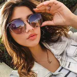 SUNGAIT Oversized Cat Eye Fashion Sunglasses for Women Vintage Polarized Trendy Shades Stylish UV400 Protected HD Lens Durable Futuristic Sunnies Bold