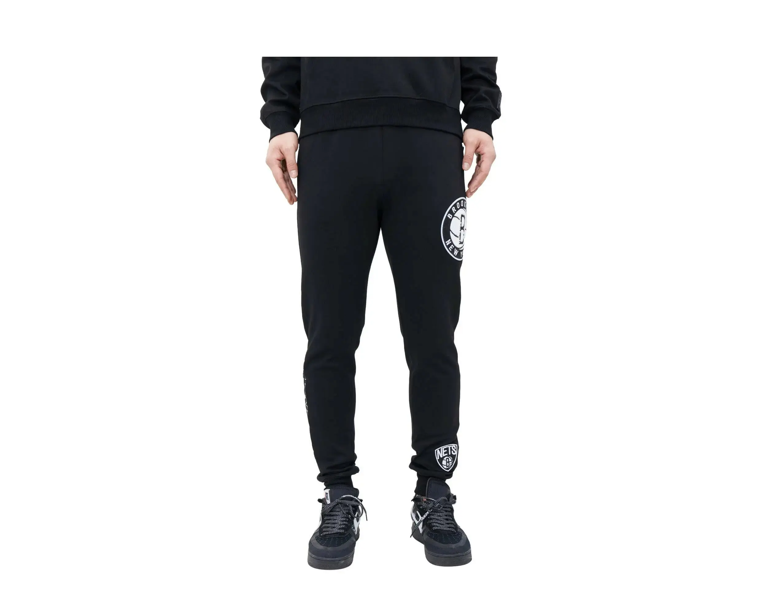 Pro Standard NBA Brooklyn Nets Logo Blended Jogger Pants in Black | Men's