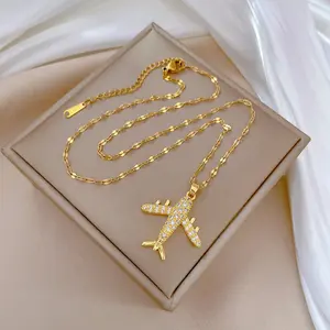 Glamorous Elegant Copper Airplane Pendant Necklace with Dazzling Cubic Zirconia Stones – Exquisite Vintage-Inspired Aviation Jewelry Gift for Women, Timeless Sparkling Adjustable Chain Accessory﻿