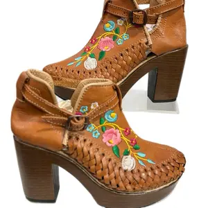 Beautiful Mesoamerica | Footwear Made in Mexico | Embroidered boot