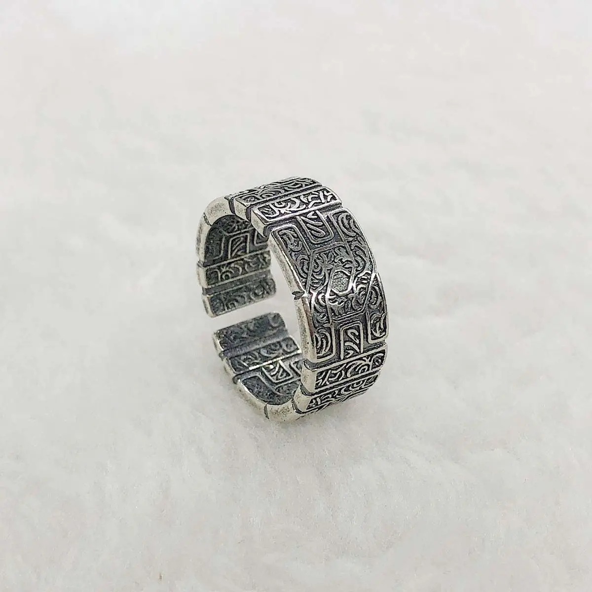 Retro niche exquisite plant texture design open adjustable ring simple daily fashion advanced unisex jewelry
