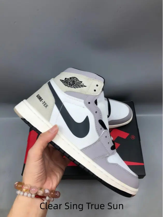 Minimalist Design Collectible Sneakers - High-Impact, Clean Aesthetics Accessory for Sports Collectors