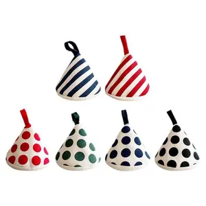 Cute Triangle Anti-Scald Pot Handle Covers Heat Resistant Sleeve for Microwave Oven Enamel Pot
