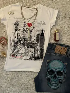 Featuring the iconic "I Love NY" slogan and Statue of Liberty graphic print, this casual short-sleeve Round Neck tee is perfect for trendy everyday streetwear styles.