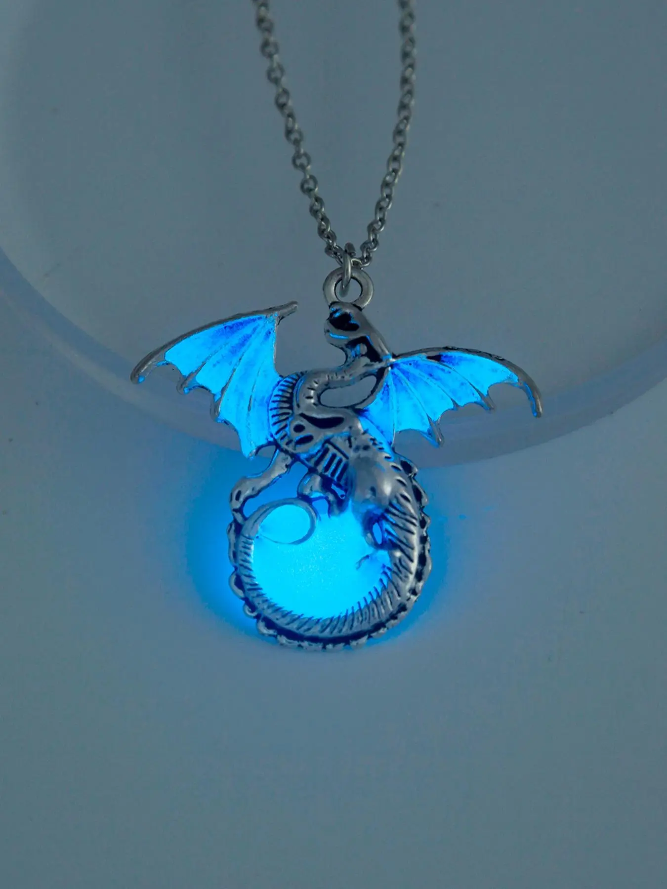 Luminous Dragon Design Pendant Necklace, Costume Jewelry Necklace, Neck Jewelry for Party, Fashion Modern Accessories, Daily Clothing Decor, Trendy All-match Jewelry for Birthday Gift Back To School, Exquisite Jewelry Gift, Costume Necklaces
