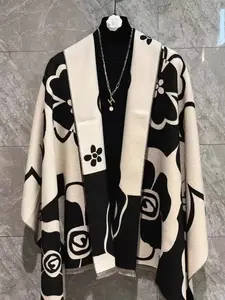 Women's Vintage High-End Plaid Jacquard Knitted Scarf, Warm Fashion Accessory for Daily Wear & Air Conditioning Use, Floral Pattern Shawl, Versatile Use, Floral Print Scarf