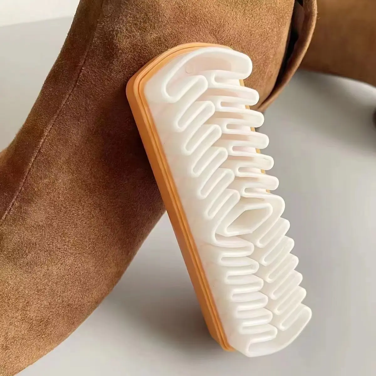 Suede Shoe Brush with Rubber Eraser Head - Boot Cleaner for Scrubbing, Cleaning, Dust Removal on Nubuck Leather, Velvet Fabric, Yellow Footwear, Suede‑Safe Erase, Shoe Brushes