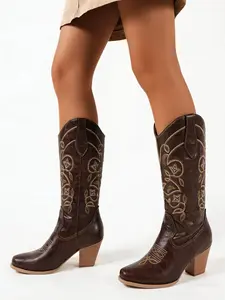 Women's western cowboy boots, Cowgirl boots, European and American styles, traditional embroidery, pointy, thick, high-heeled and slim boots, non-slip and wear-resistant soles, suitable for Bohemian retro music festivals in four seasons