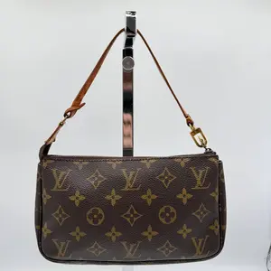 Pre-owned Louis Vuitton Canvas Clutches & Wristlets POCHETTE bag