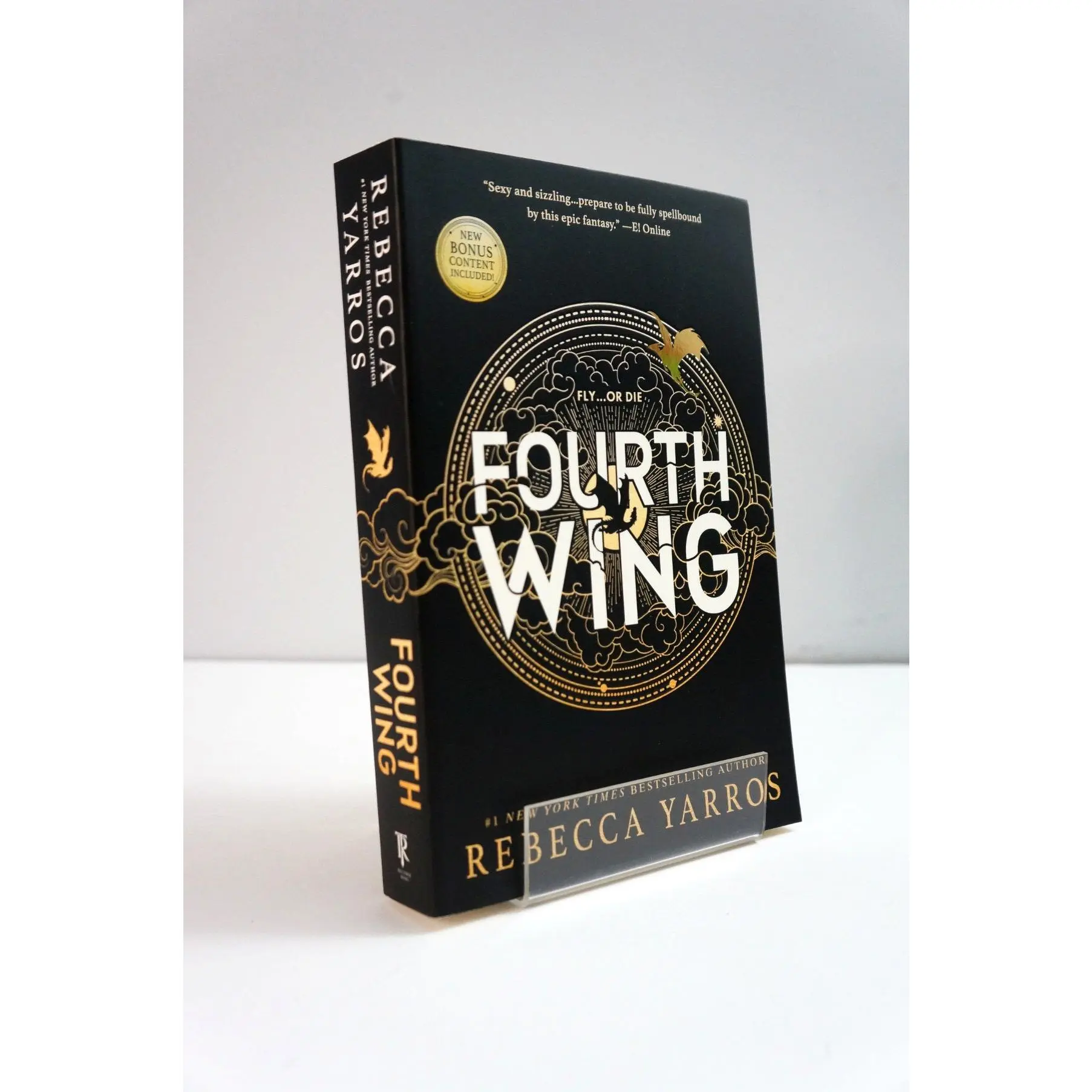 Fourth Wing by Rebecca Yarros Paperback