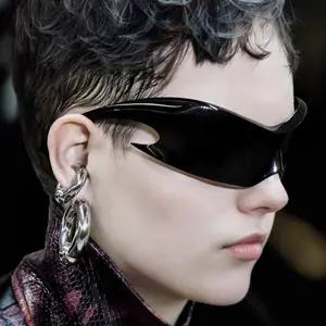 Y2K Futuristic Wraparound Shield Sunglasses Frameless Unisex Visor with Bold Design and Modern Style