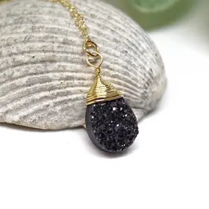 Raw Crystal Necklace with Druzy Stone, Natural Druzy Pendant, Geode Necklace, Black Druzy Necklace, Natural Gemstone, Sparkly Stone Necklace, Black Gemstone Necklace, Sparkle Stone Wedding Wedding Wedding Female Birthday Birthday Birthday Female Fabric