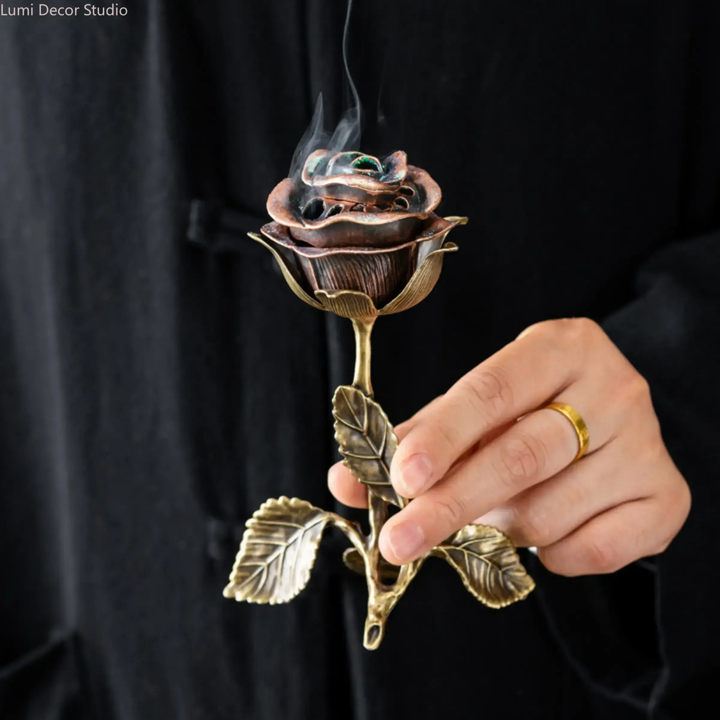 Vintage Bronze Metal Flower-Shaped Incense Burner with Leaf Stem, Incense Cones Compatible, Sports Enthusiasts' Decorative Home Fragrance Decor & Freshener Meditation Gift, Aroma, Removable Lid, Fragrant Smoke, Scented, Bronze Alloy