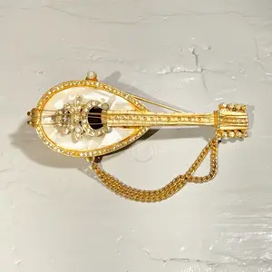 Vintage Gold Tone Mandolin Lute Brooch Pin with Mother of Pearl, Rhinestones & Dangling Chain – Musical Instrument Jewelry
