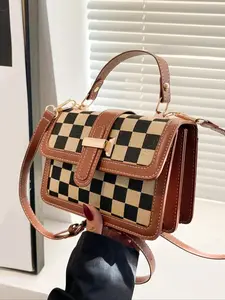 Classic style, trendy and contrasting color checkerboard pattern, elegant women's bag, Checkered crossbody bag, Casual Shoulder Bag, suitable for daily occasions such as commuting, shopping, dating