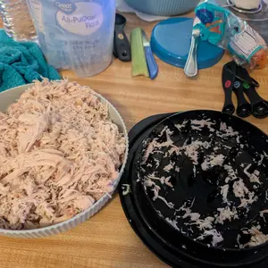 Chicken Shredder Large Chicken Breast Shredder Tool Twist with Brush&Fork, Visible Meat Shredder Machine, Anti-Slip Strip, Ergonomic Handle