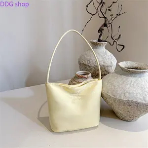 Solid Color Minimalist Women Shoulder Bag Trendy Stylish Versatile Ladies Handbag Classic Casual Daily Commute Bag Soft Texture Fashion Satchel Bag for Work Shopping Dating Outdoor Daily Casual Wear