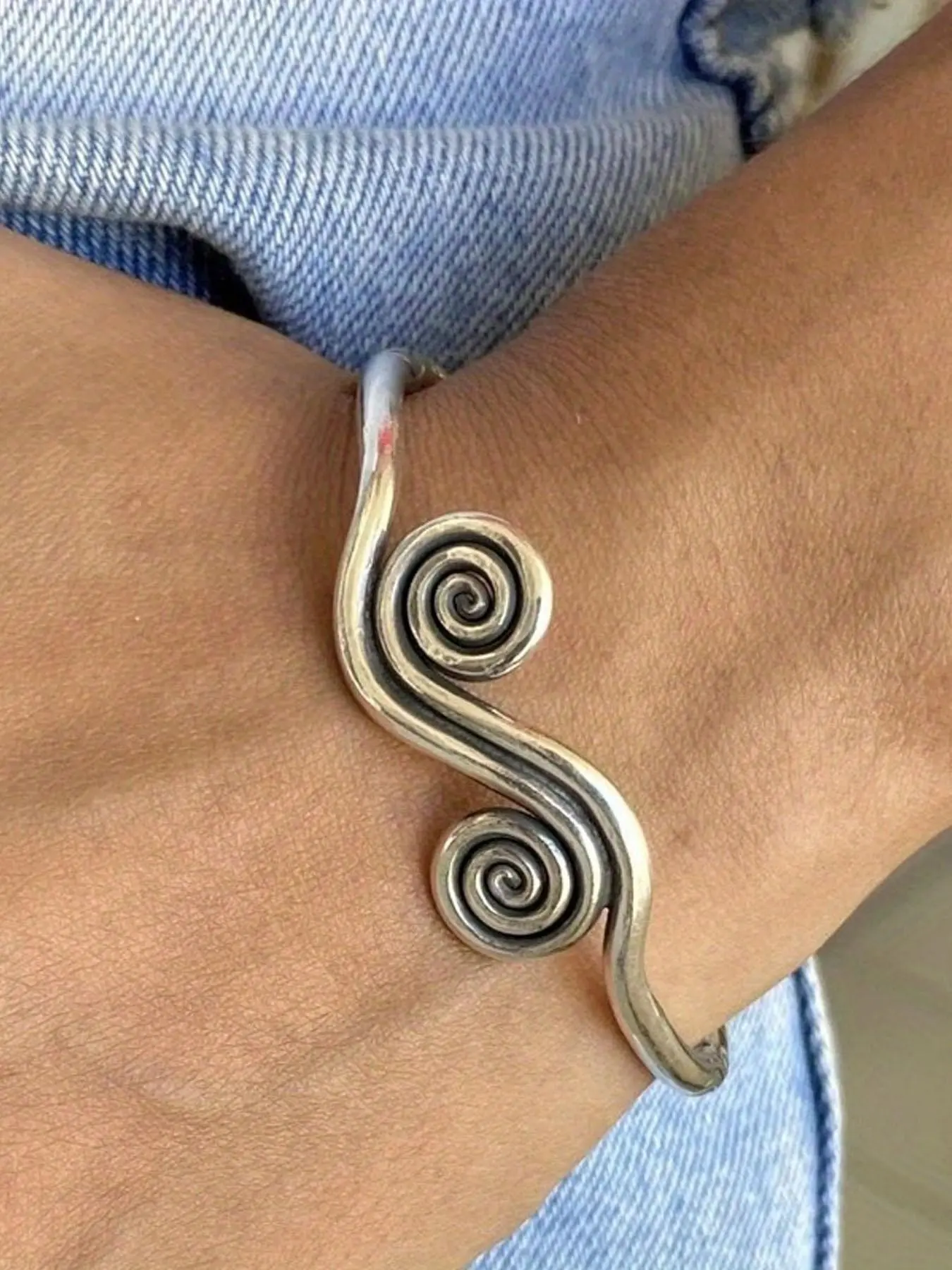 Unisex Boho Ethnic Style Spiral Design Adjustable Bracelet, Minimalist Bangle, Zinc Alloy Material, Vintage Jewelry for Daily Wear, Retro Open Cuff Bangle