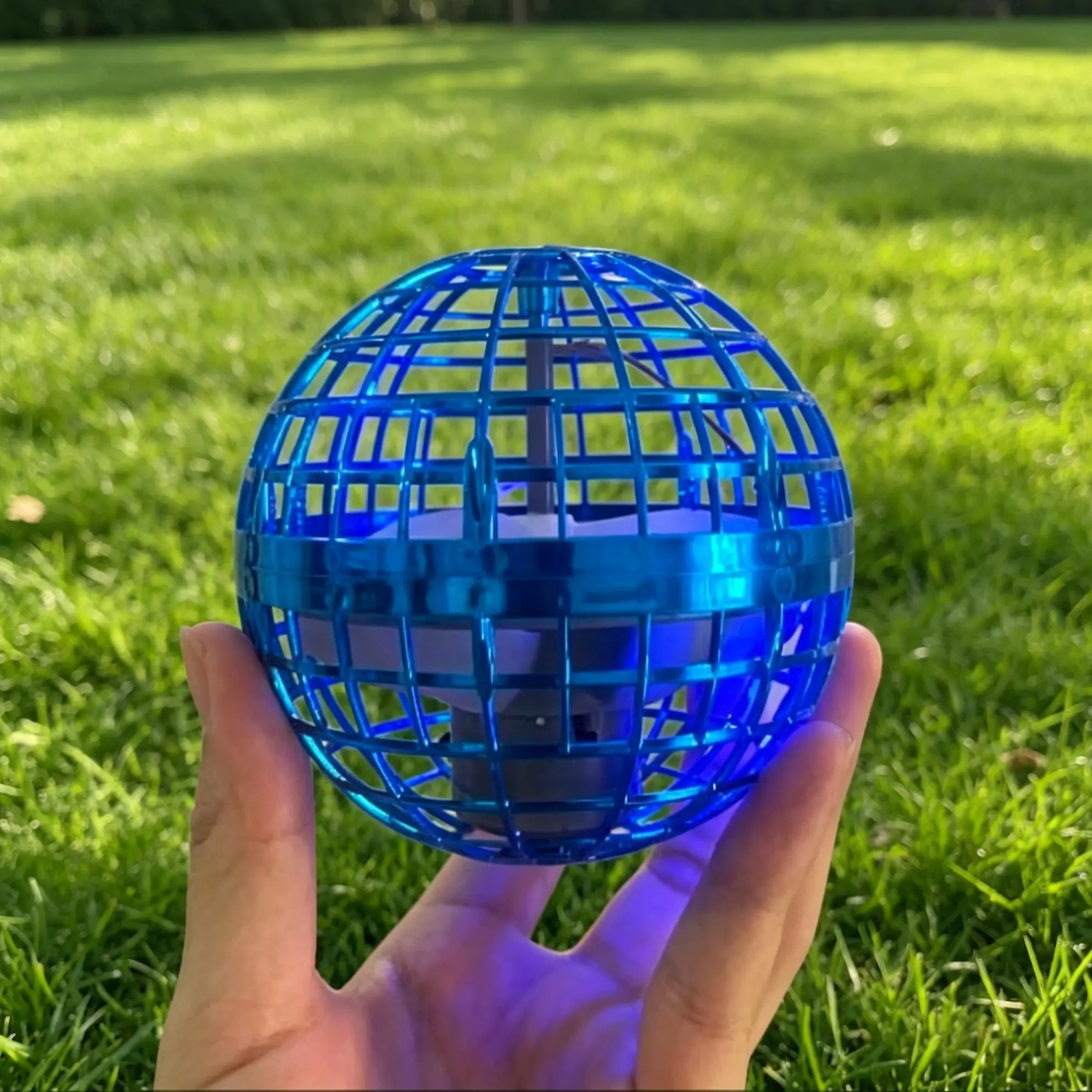 TOP Flying Orbiting Ball | Open-work shell—looks really fun. TOP Flying Orbiting Ball | Open-work shell—looks really fun.