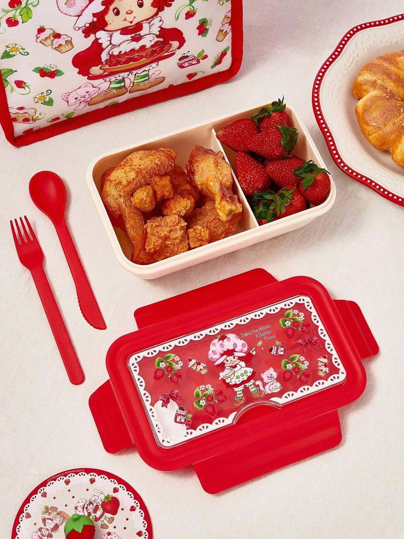 Strawberry Shortcake Cartoon Theme Lunch Box - Durable & Lightweight Plastic Container, 1100ml Capacity, Includes Cutlery Set, Ideal for School Lunches & Travel Snacks, Encourages Healthier Meal Prep, Tableware for Fans