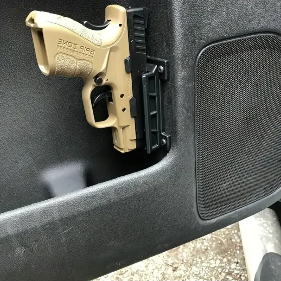 Gun Magnet Bracket Quick Draw Gun Magnetic Pistol Holster Hidden Car Applicable to multiple scenarios