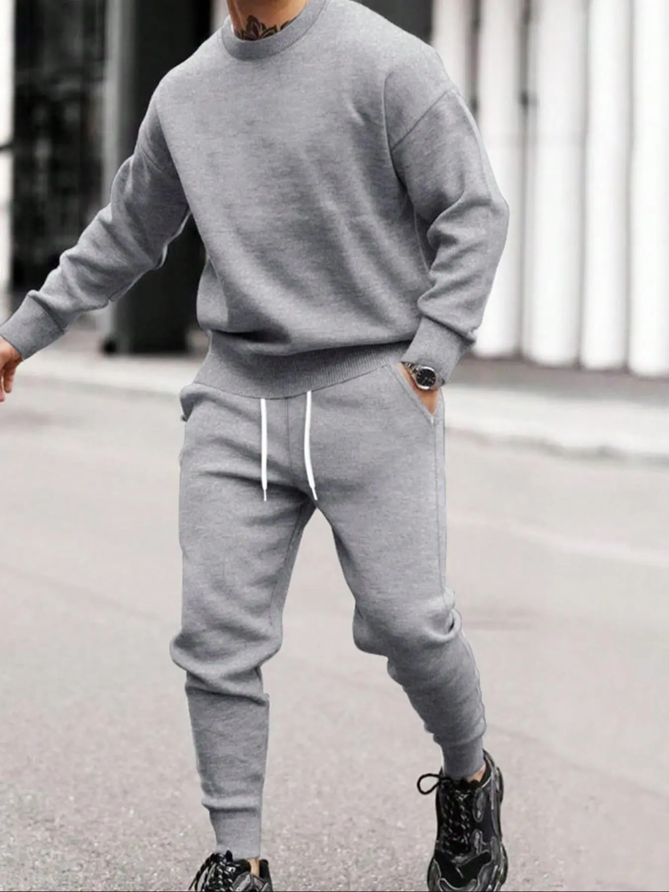 Men's Relaxed Fit Drop Shoulder Long Sleeve Crewneck Sweatshirts Pullover Sweatshirt & Drawstring Waist Sweatpants Thermal Lined Two-piece Set, Casual Fashion Cozy Breathable Two Piece Outfits for Daily Outdoor Wear, Men Clothes for Fall & Winter