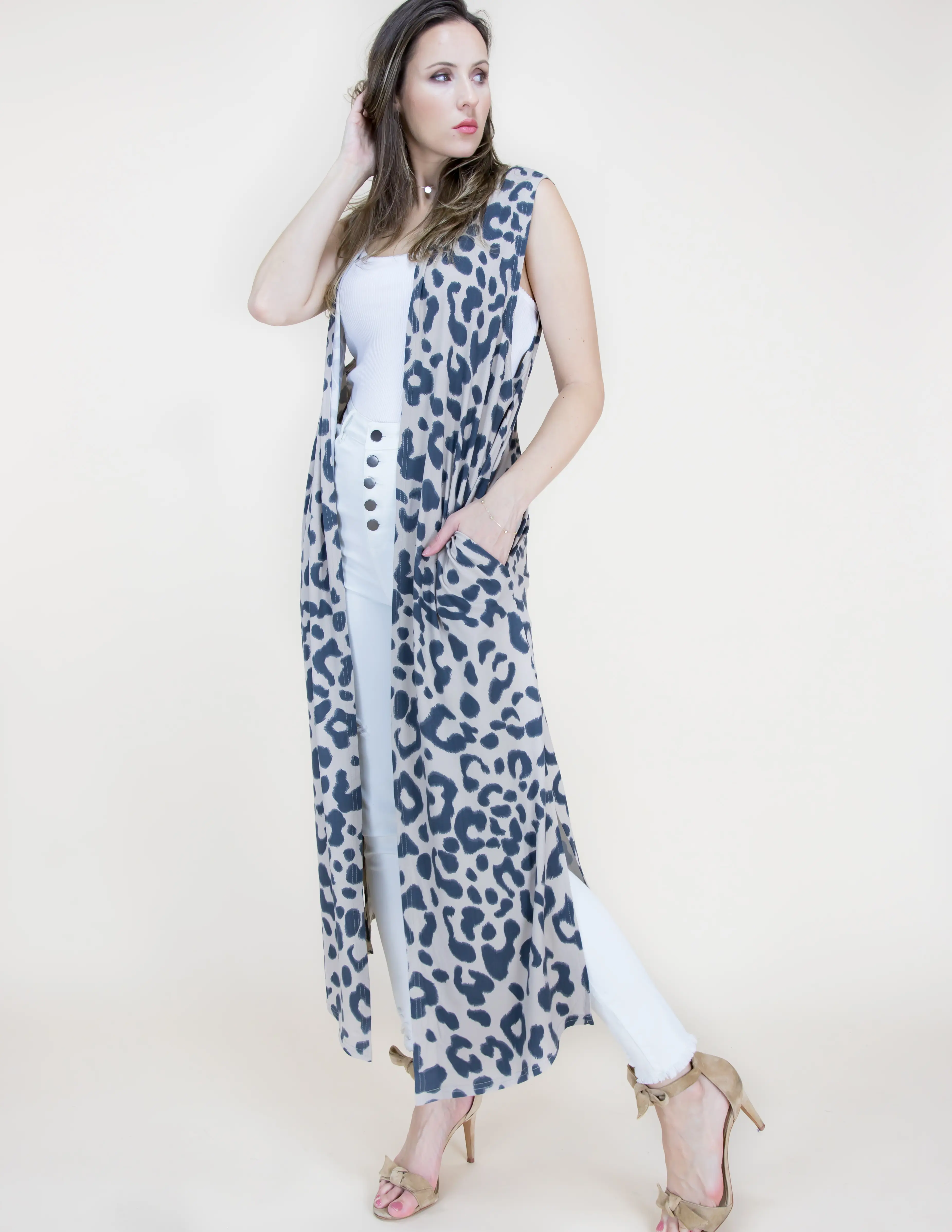Women's Sleeveless Leopard Print Long Vest - Stylish Flowy Top for Casual, Evening, Layered Looks - One Size Fits Most Womenswear, Sleeveless Vest