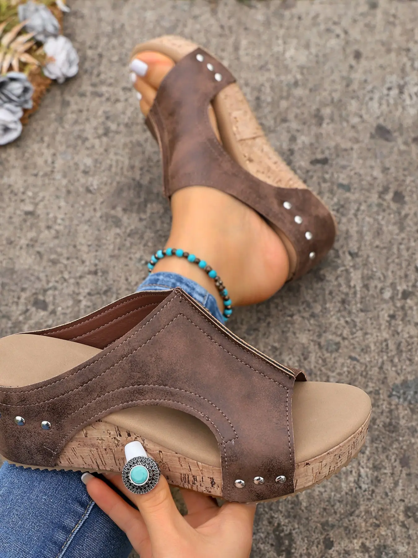 Vintage Rivet High Wedge Sandals, Thick Sole Height-Boosting Fish Mouth Mules, Large Size Versatile Outdoor Slippers, Retro Style Comfortable Shoes, Casual Wedge Sandal