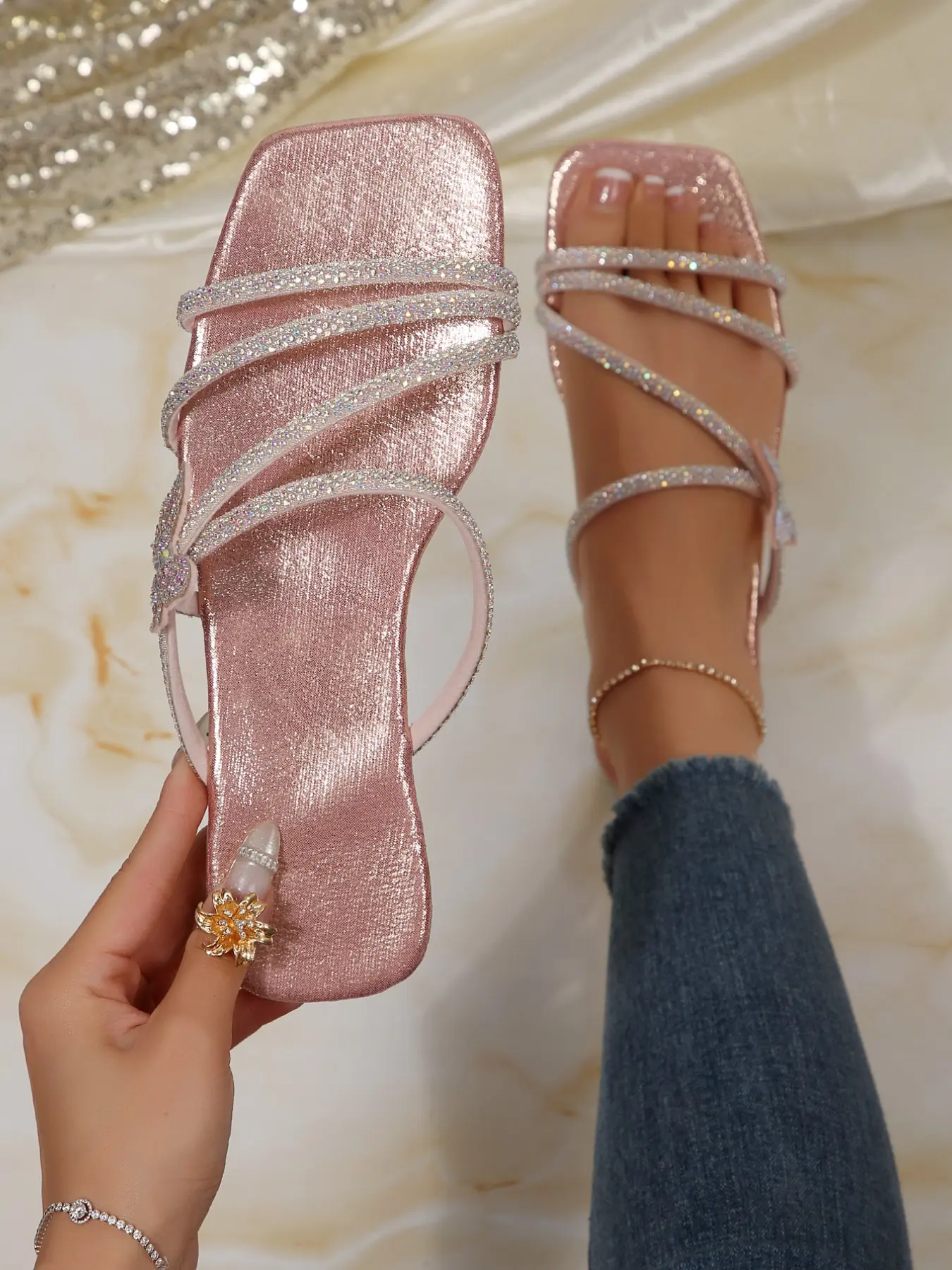 Summer Beach Vacation Rhinestone Butterfly Design Flat Sandals, Butterfly Embellished Footwear, Glitter Jelly Sandals, Casual Round Toe PVC Shoes, Comfortable Medium Width, Fashionable and Versatile