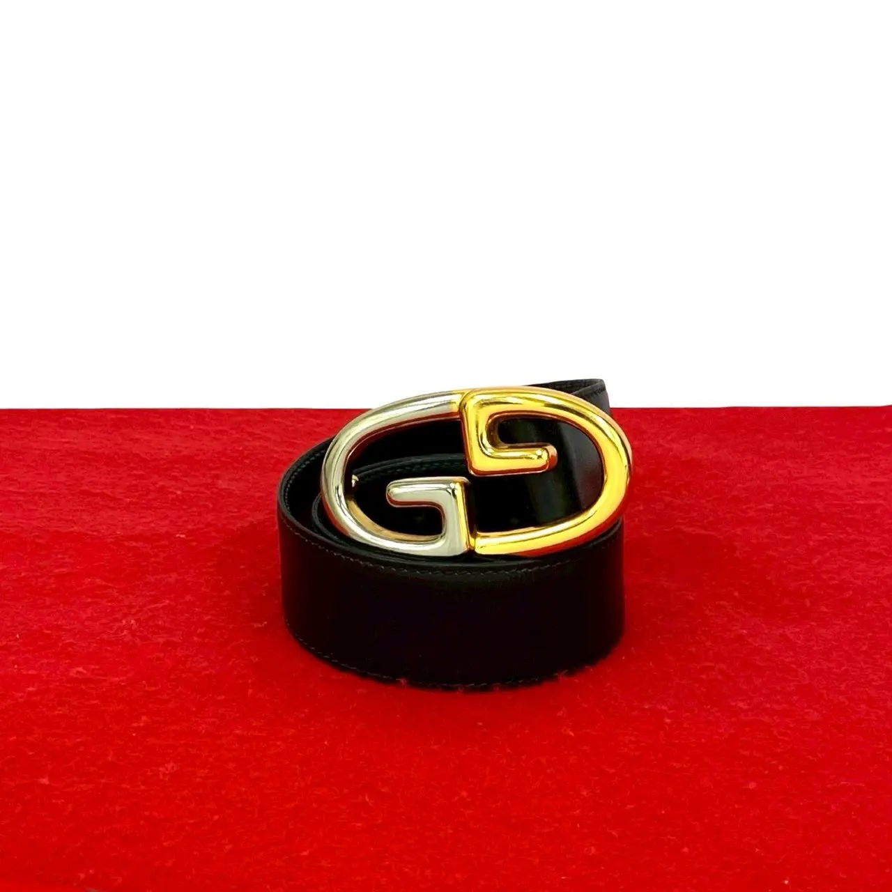 Pre-owned GUCCI Calfskin Small Leather Goods GG Logo Leather Belt