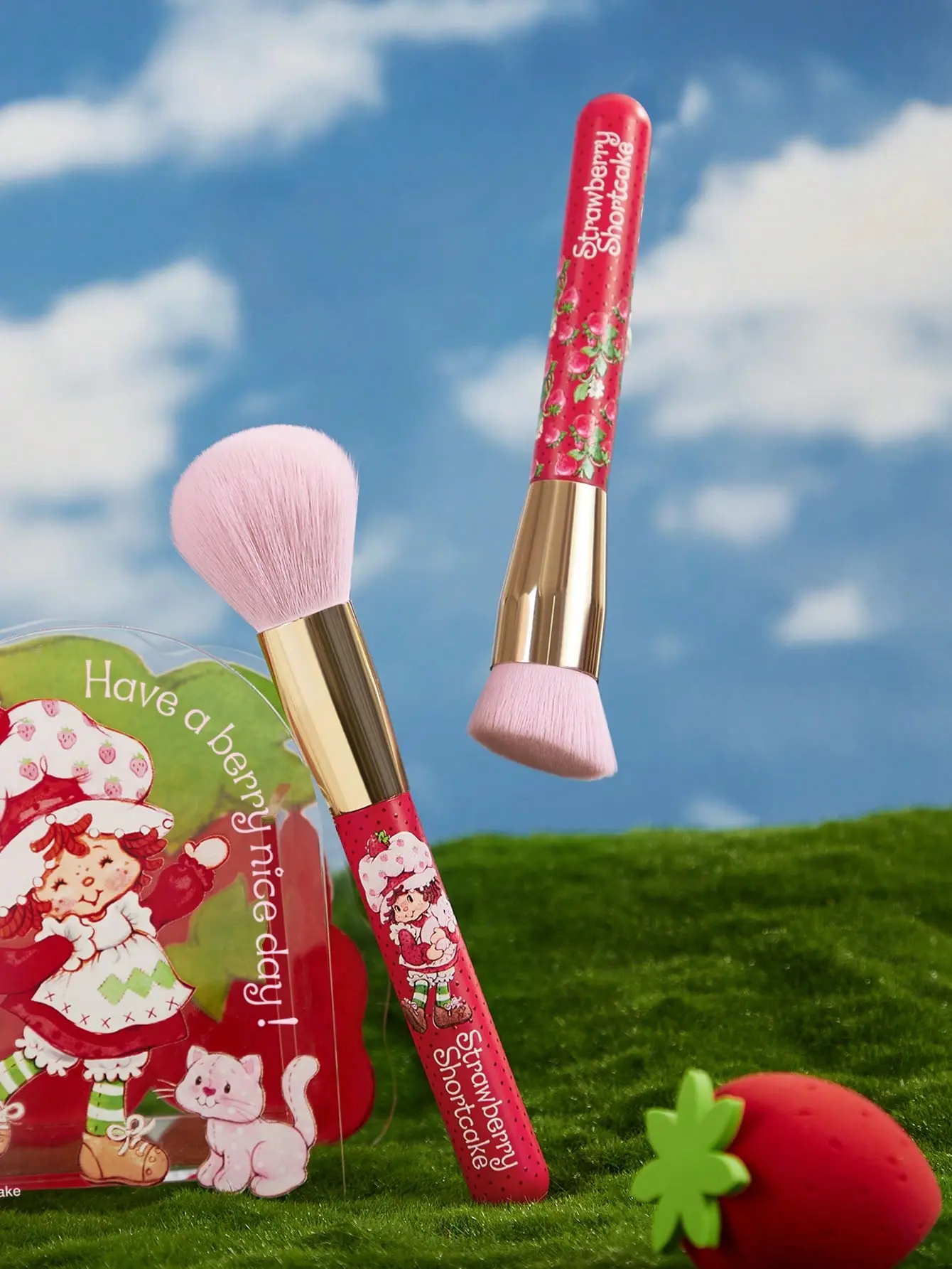 Strawberry Shortcake 2pcs Cartoon Character And Strawberry Printed Pink Makeup Brushes
