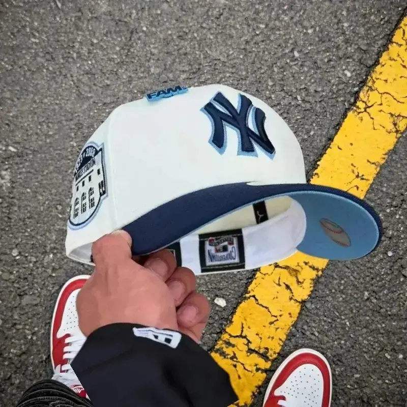 New Era New York Yankees 9FORTY A-Frame Snapback Hat – White Crown Red Brim – Adjustable MLB Baseball Cap