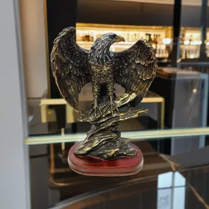 Vintage Eagle Sculpture Statue Decoration, Living Room Study Office Decor, Best Home Gift, Retro Style Ornament, Decorative Figurines, Perfect for Any Space