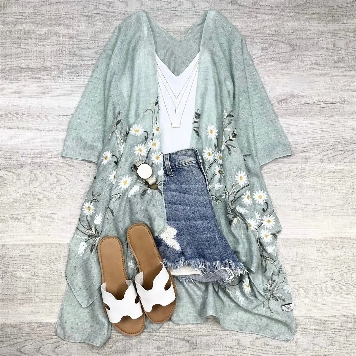 Daisy Embroidered Kimono Daisy Embroidered Kimono