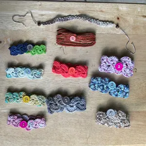 Andrea’s Crochet Bracelet with Button in Multiple Color Variants