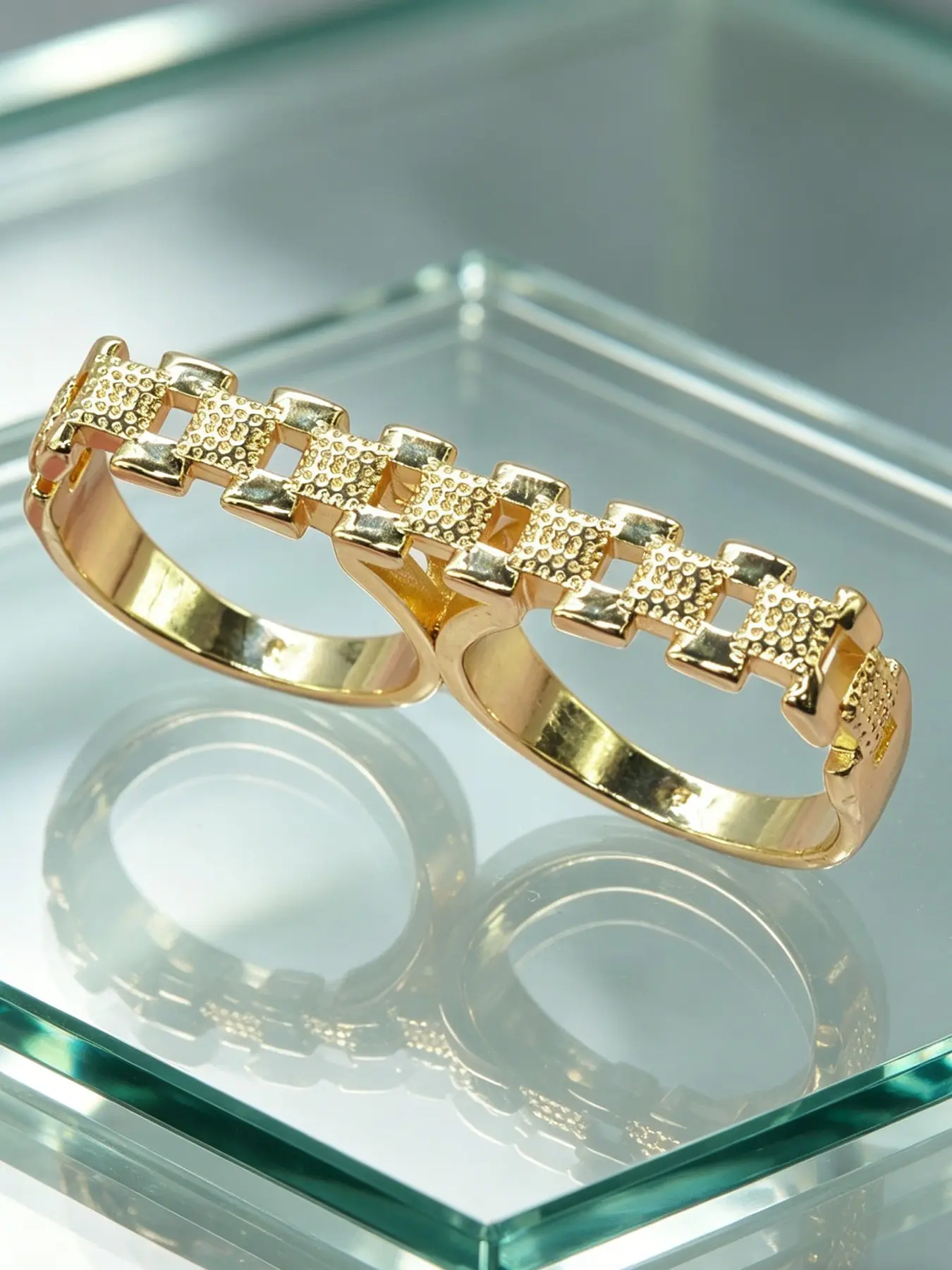Fashion Hip-Hop Plated 14k Gold Geometric Chain Hollow Out Dual Finger Ring, Double Finger Ring, Vintage Unisex Daily Wear Jewelry Gift, Geometric Design Ring, Fashion Rings, Beautiful Rings