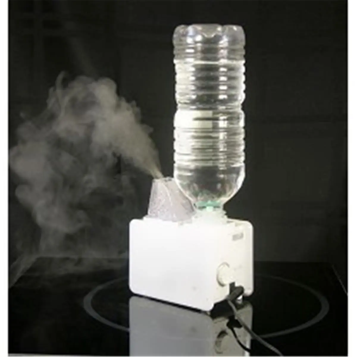 Sunpentown Portable Ultrasonic Mist Mini-Humidifier - White, 100-240V, 120cc/Hr, Space-Saving, Includes AC Adapter, Fits in Luggage for Travelers & RV Use