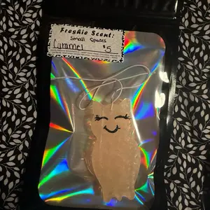 Small space freshener