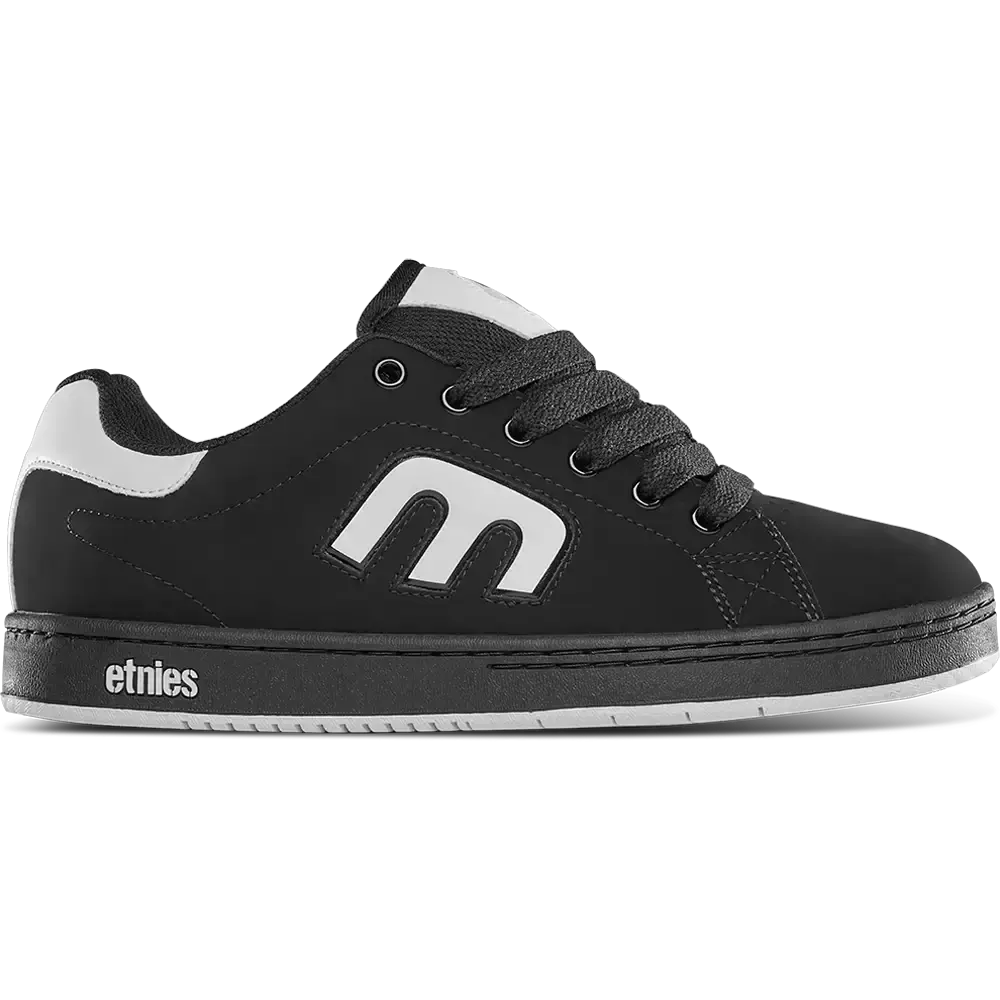 ETNIES Callicut Classic Skate Shoes - Black Suede Low-Top Casual Footwear with STI Level 1 Insole, 400 NBS Rubber Outsole, Ideal for Walking, Athletic & Everyday Sports Use